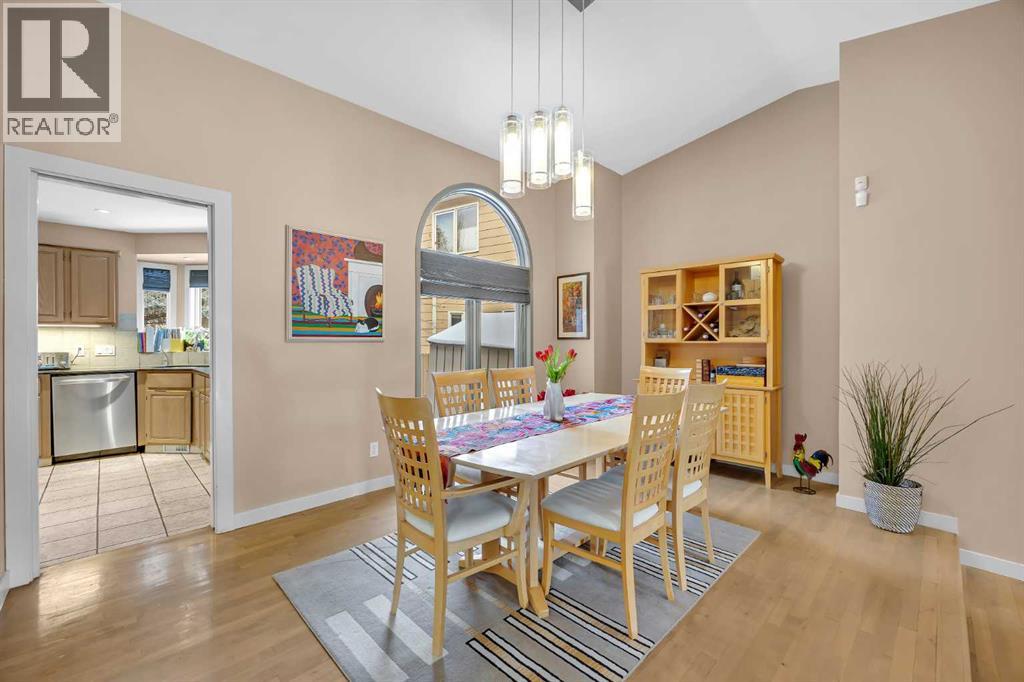 30 Oakmount Court Sw, Calgary, Alberta  T2V 5B7 - Photo 8 - A2292368