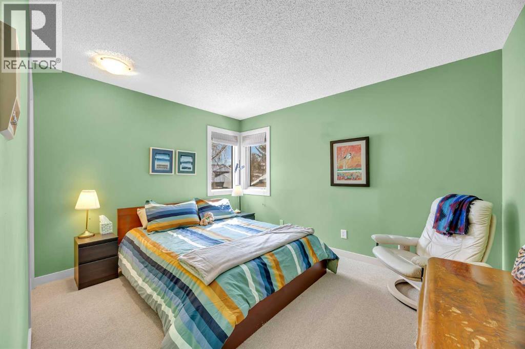30 Oakmount Court Sw, Calgary, Alberta  T2V 5B7 - Photo 33 - A2292368