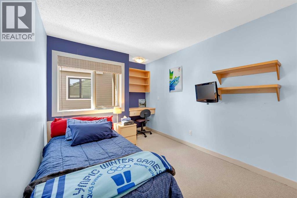 30 Oakmount Court Sw, Calgary, Alberta  T2V 5B7 - Photo 34 - A2292368