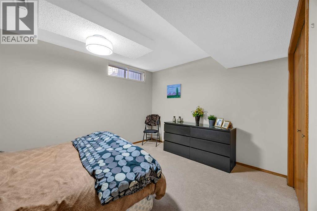 30 Oakmount Court Sw, Calgary, Alberta  T2V 5B7 - Photo 41 - A2292368