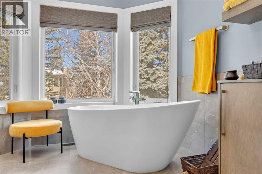 30 Oakmount Court Sw, Calgary, Alberta  T2V 5B7 - Photo 32 - A2292368