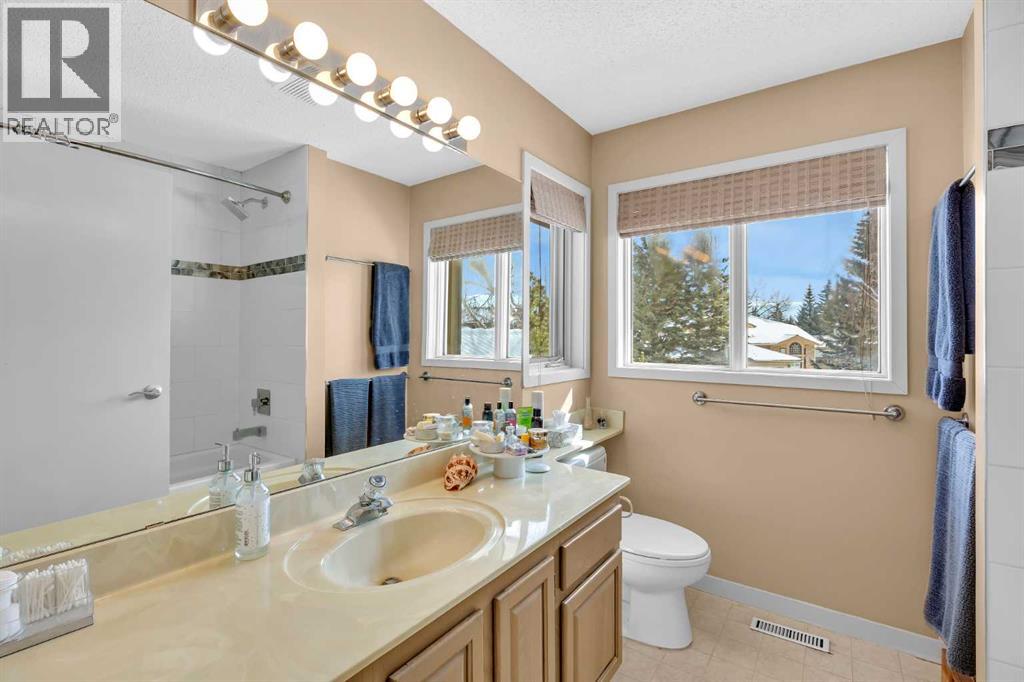 30 Oakmount Court Sw, Calgary, Alberta  T2V 5B7 - Photo 36 - A2292368