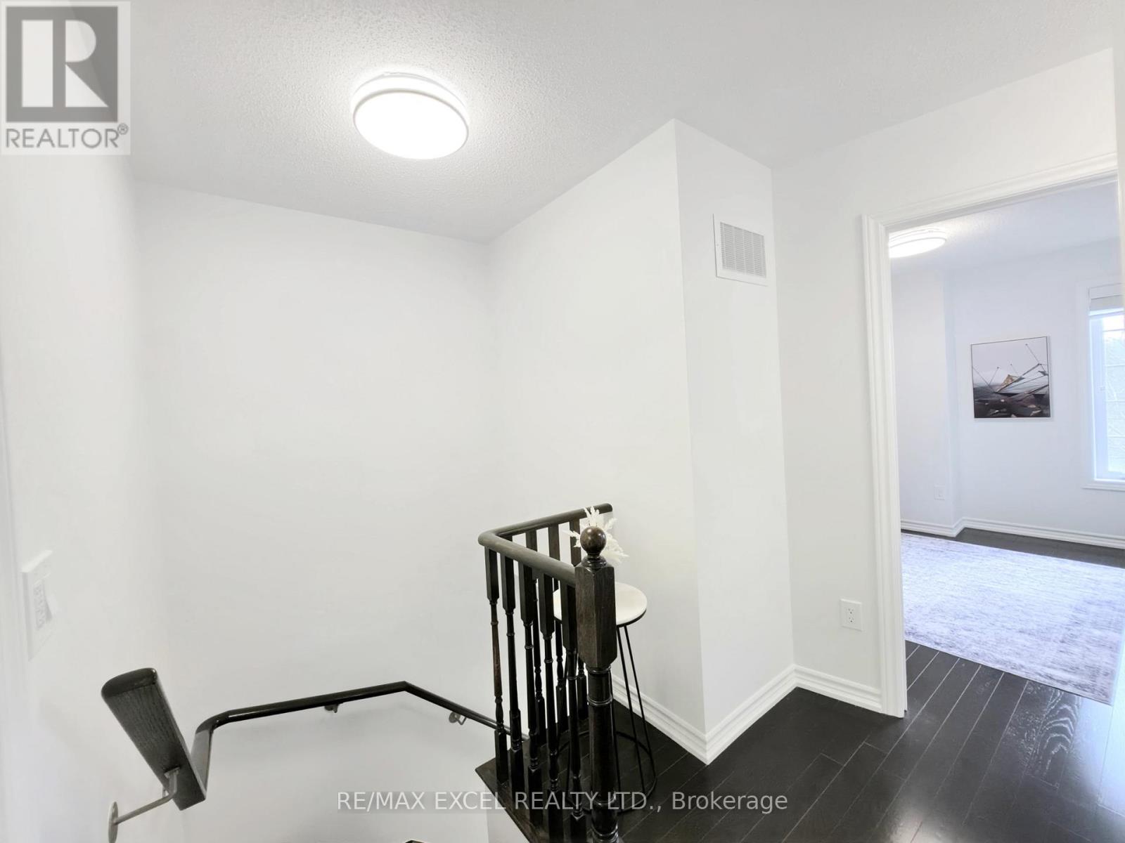 55 Vettese Court, Markham, Ontario  L6B 0V7 - Photo 10 - N12878932