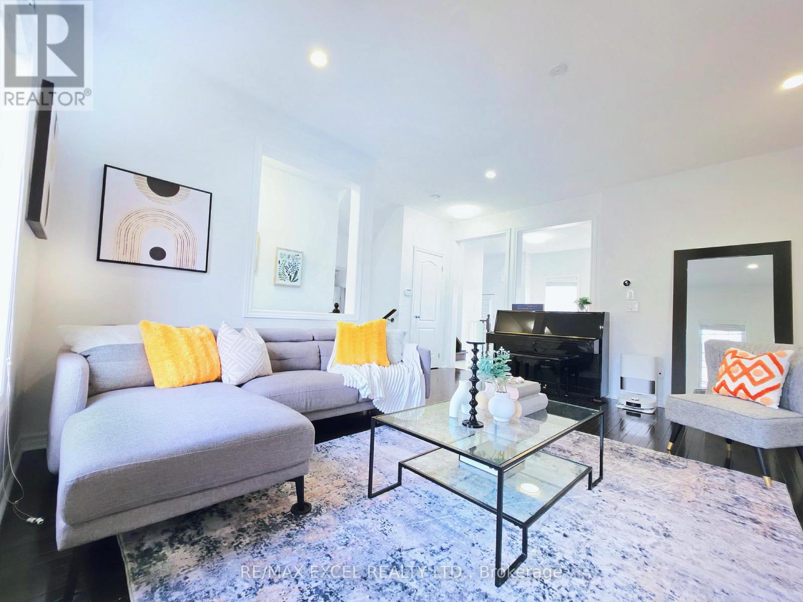 55 Vettese Court, Markham, Ontario  L6B 0V7 - Photo 6 - N12878932