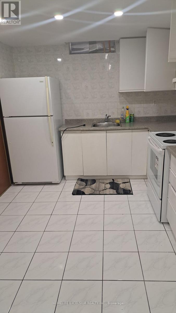 8 Sherringham St Drive, Brampton, Ontario  L6Z 2P5 - Photo 11 - W12872956