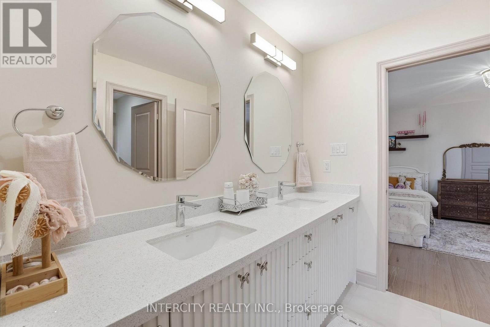 568 Grand Trunk Avenue, Vaughan, Ontario  L6A 0R4 - Photo 23 - N12884160