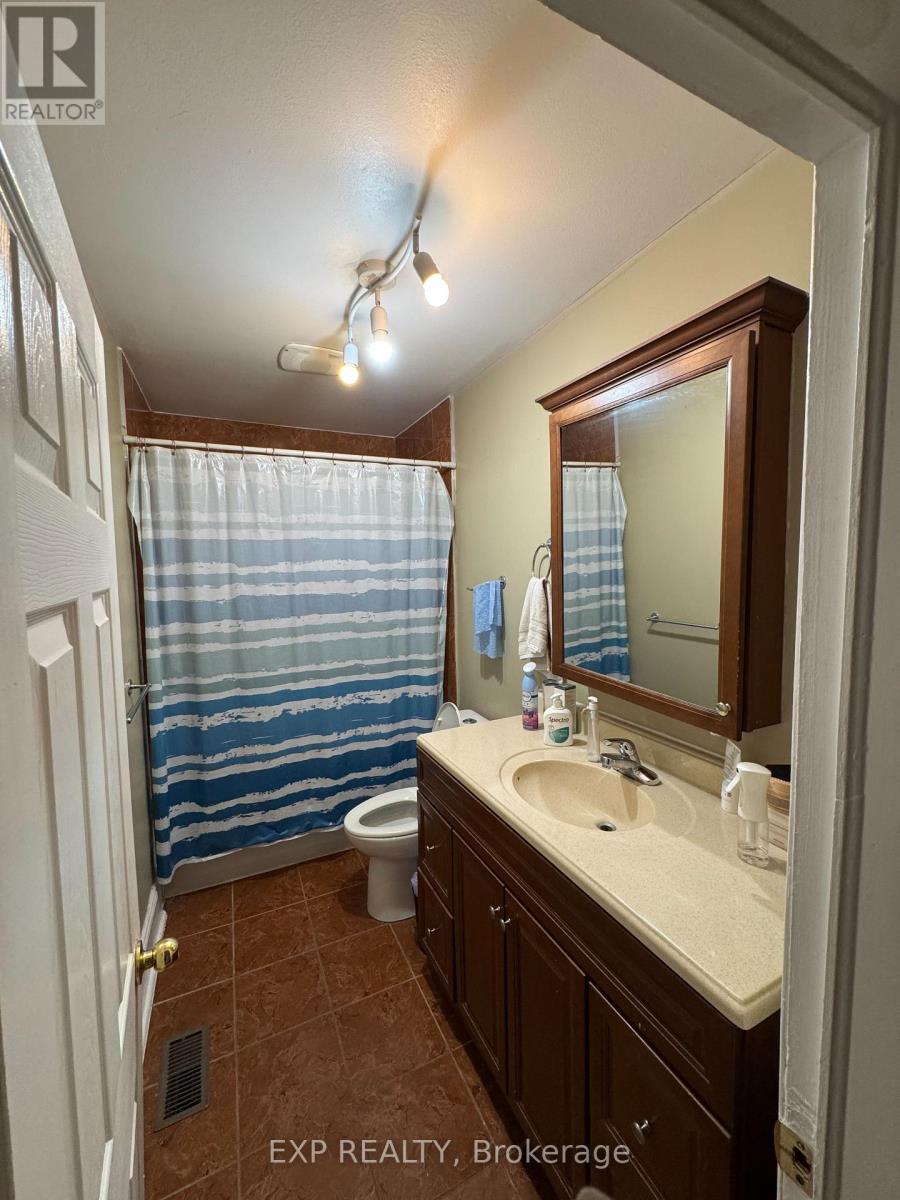 Unit 1 - 72 Barrette Street, Ottawa, Ontario  K1L 8A3 - Photo 6 - X12884402