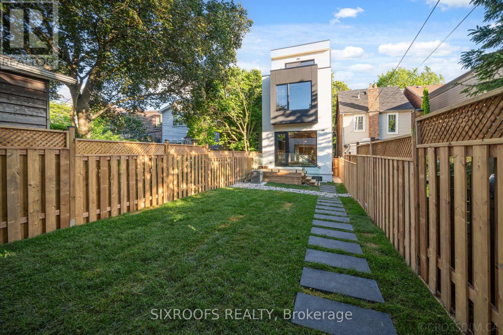 44a Alcina Avenue, Toronto, Ontario  M6G 2E8 - Photo 3 - C12884412