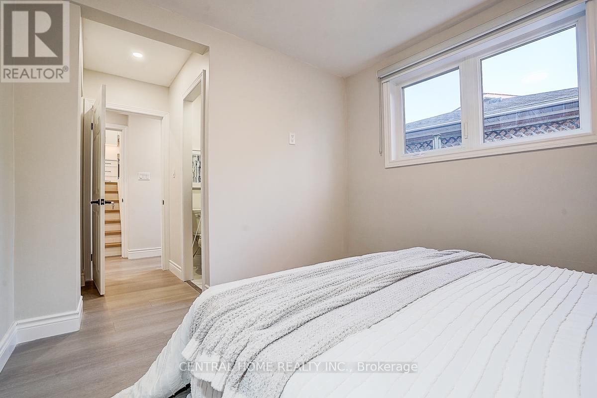 Lower - 19 Valleycrest Avenue, Markham, Ontario  L3P 1H6 - Photo 5 - N12884410