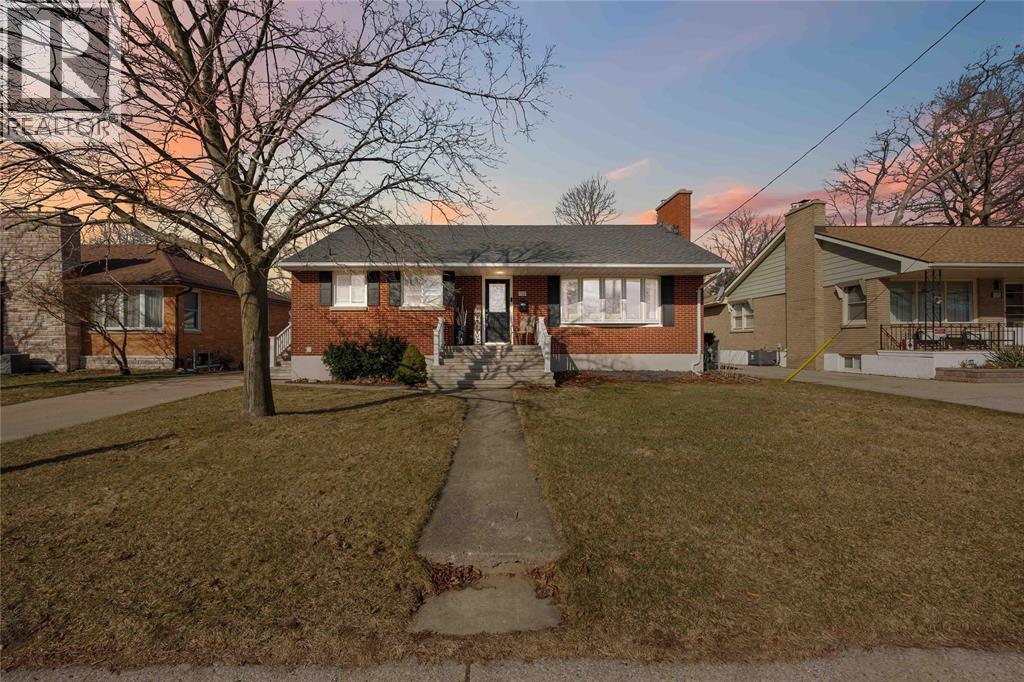 1569 INDIAN ROAD North, sarnia, Ontario