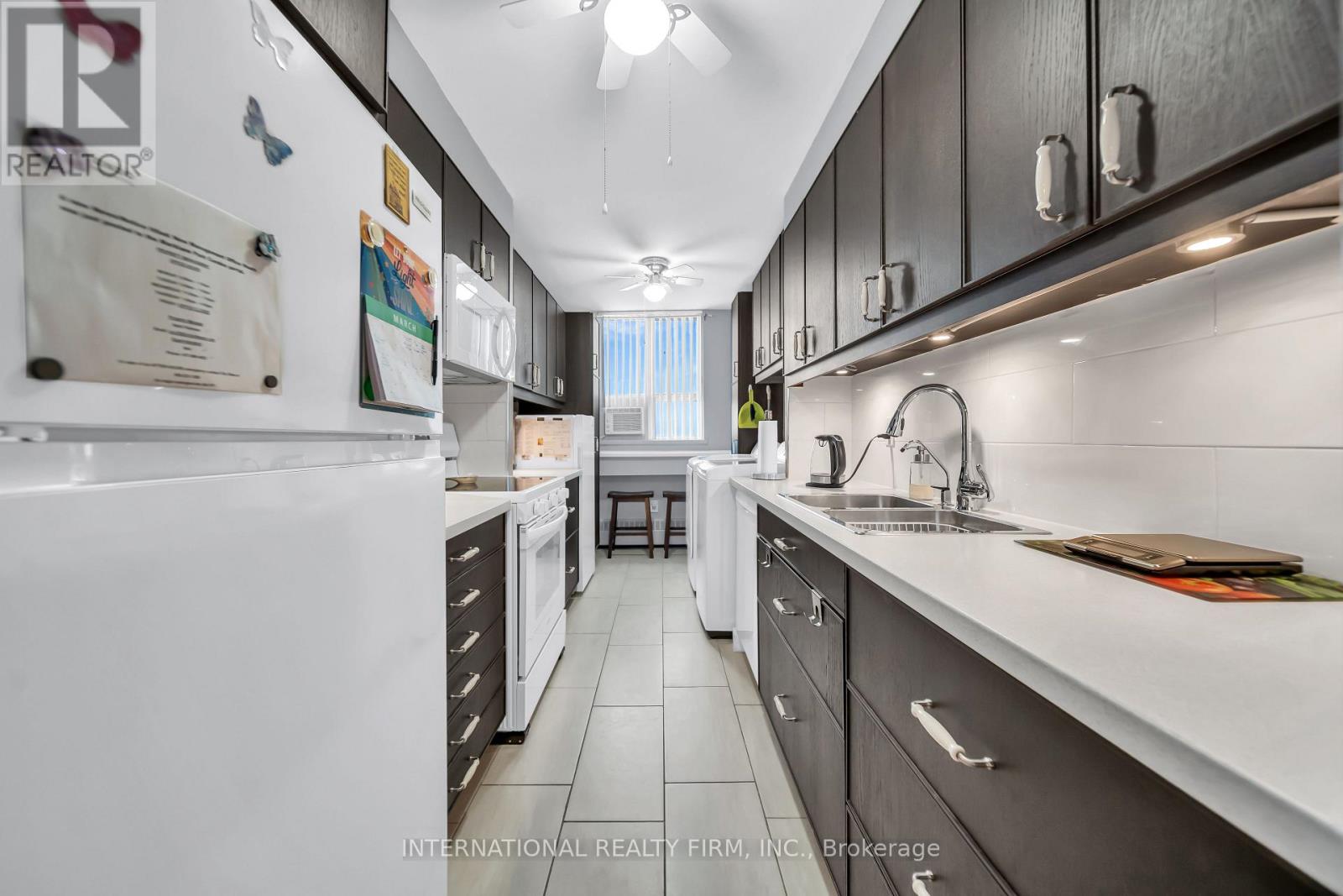 801 - 1615 Bloor Street, Mississauga, Ontario L4X 1S2 - Photo 18 - W12884420