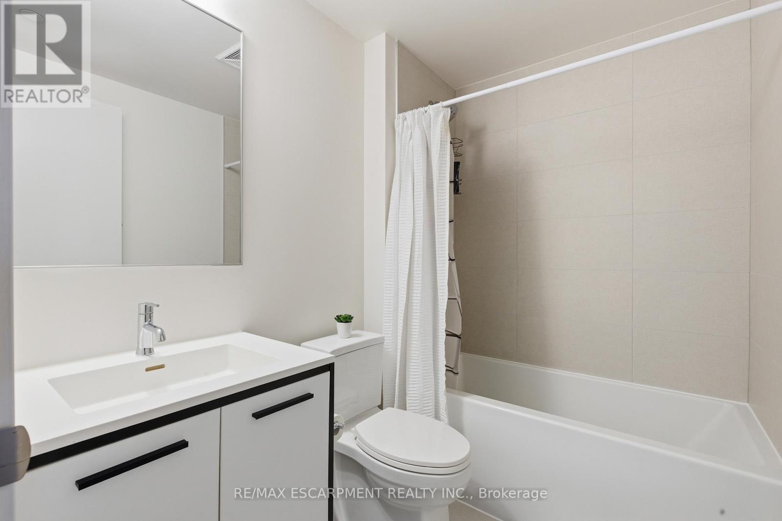 1110 - 385 Winston Road, Grimsby, Ontario  L3M 4E8 - Photo 14 - X12884414