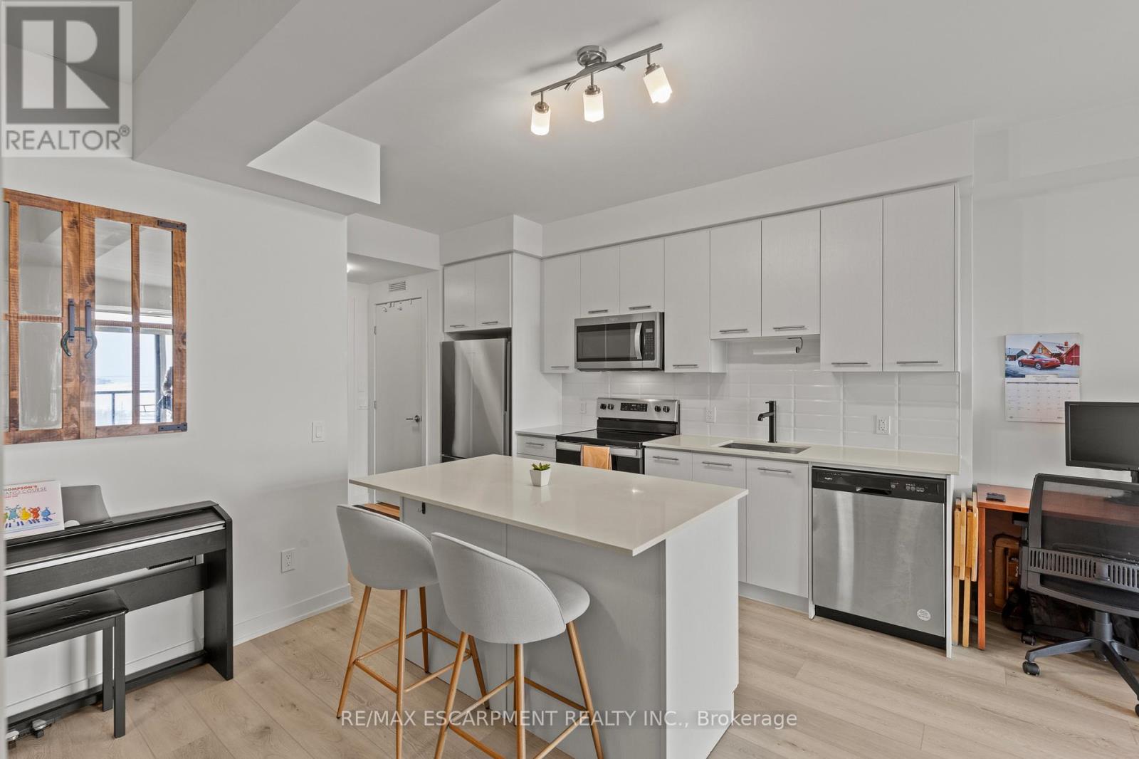 1110 - 385 Winston Road, Grimsby, Ontario  L3M 4E8 - Photo 6 - X12884414