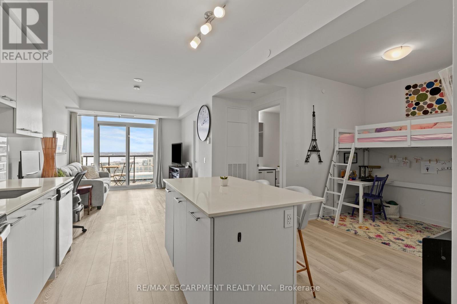 1110 - 385 Winston Road, Grimsby, Ontario  L3M 4E8 - Photo 8 - X12884414