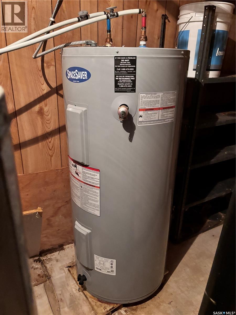 108 2nd Avenue S, Macrorie, Saskatchewan  S0L 2E0 - Photo 11 - SK030149