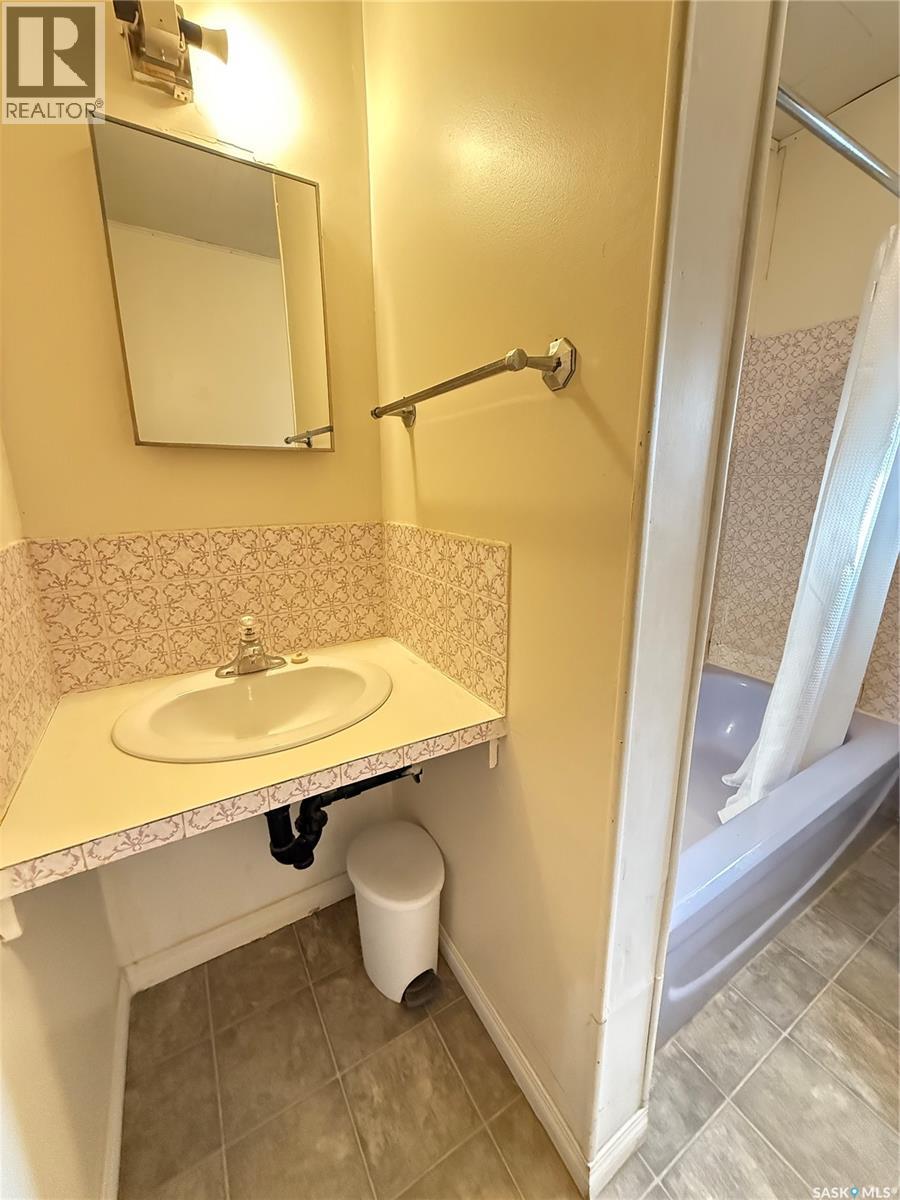 108 2nd Avenue S, Macrorie, Saskatchewan  S0L 2E0 - Photo 10 - SK030149