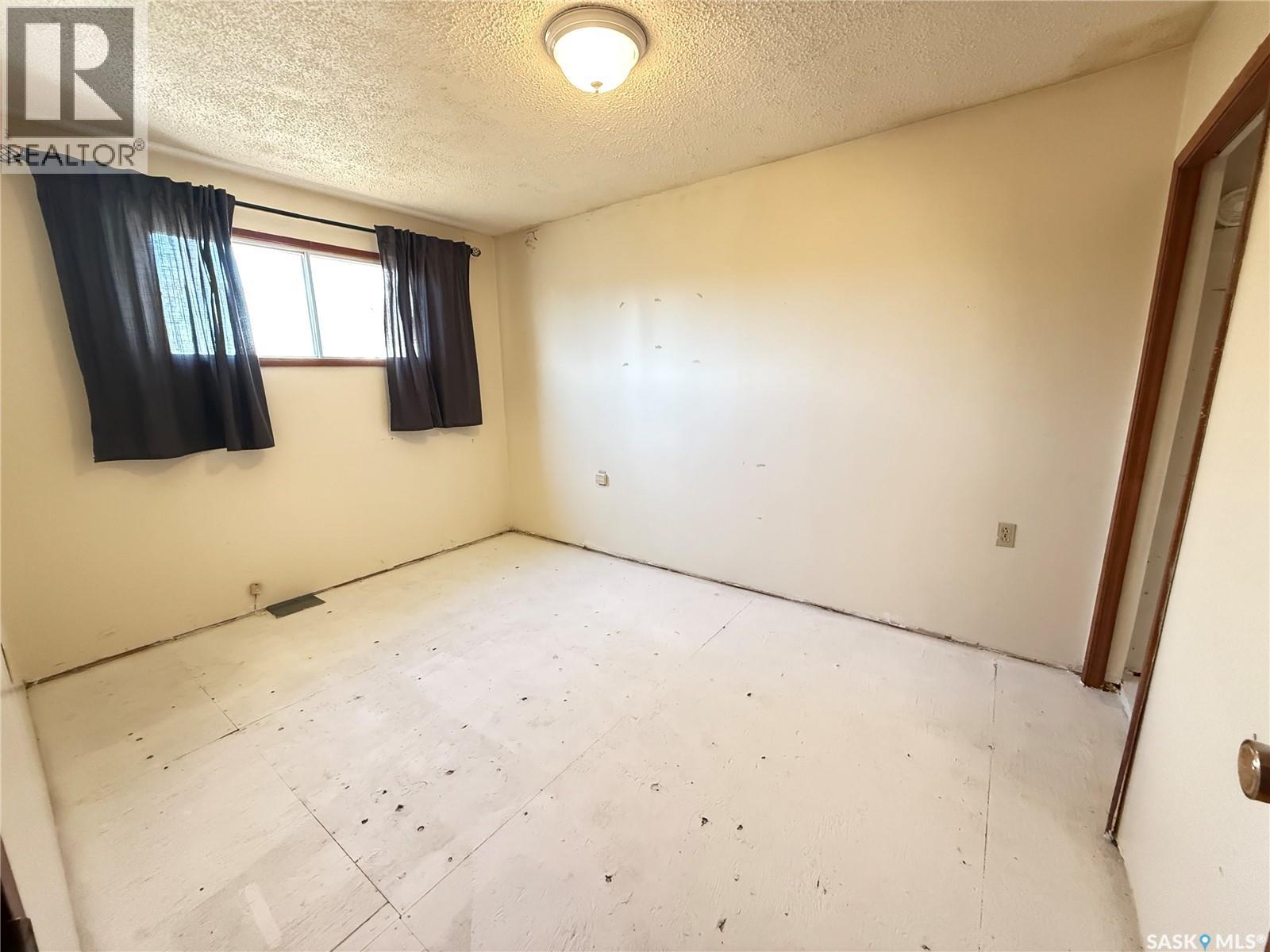 108 2nd Avenue S, Macrorie, Saskatchewan  S0L 2E0 - Photo 6 - SK030149