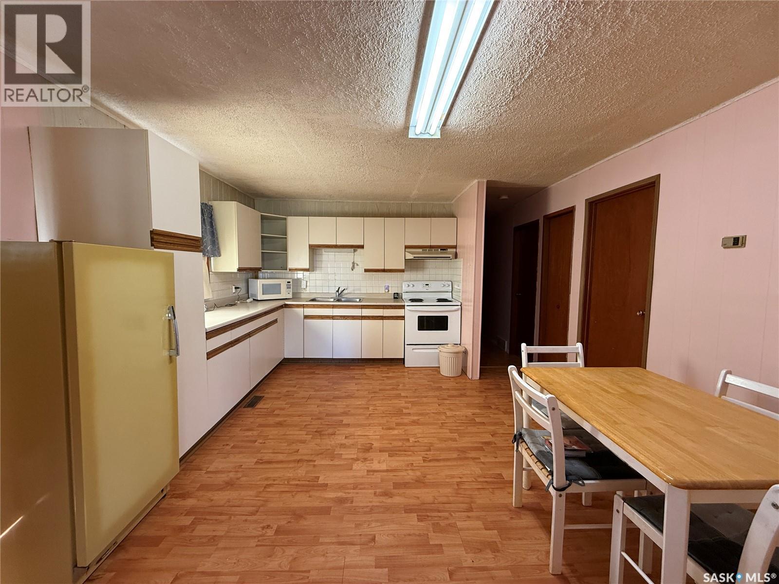 108 2nd Avenue S, Macrorie, Saskatchewan  S0L 2E0 - Photo 4 - SK030149