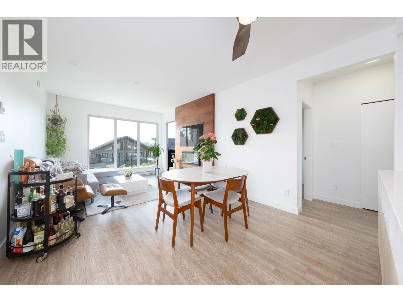 404 1061 Marine Drive, North Vancouver, British Columbia  V7P 1S6 - Photo 7 - R3099071