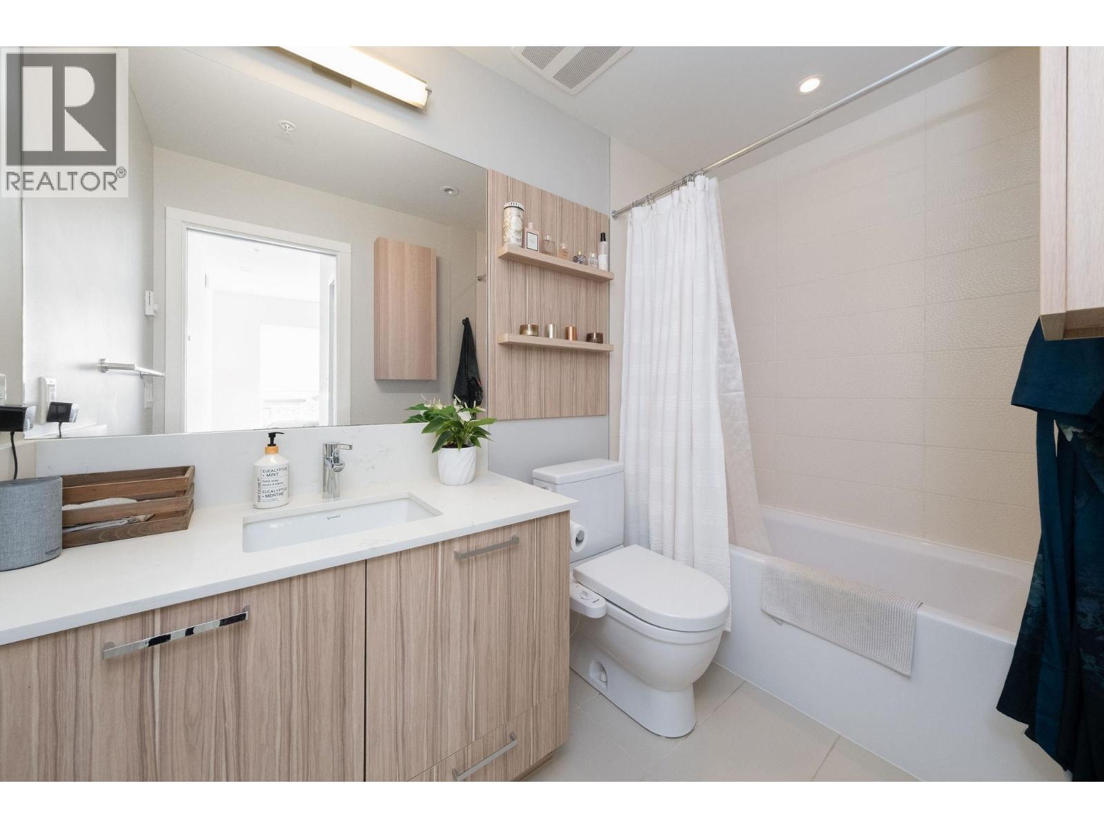 404 1061 Marine Drive, North Vancouver, British Columbia  V7P 1S6 - Photo 14 - R3099071