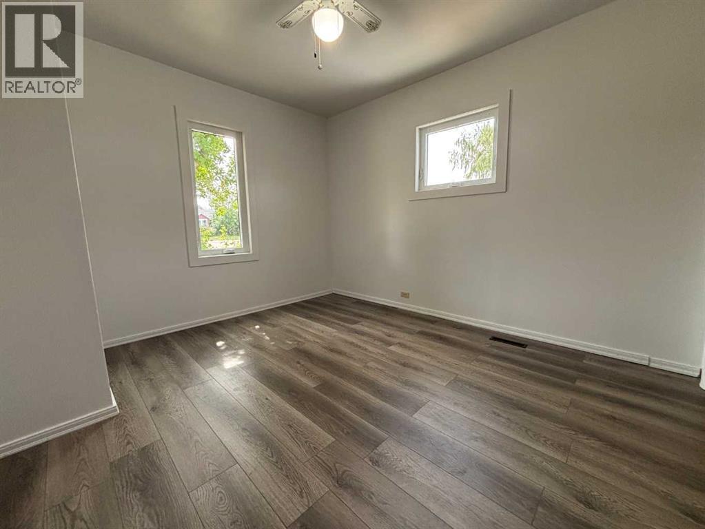 307 Centre Avenue, Coutts, Alberta  T0K 0N0 - Photo 13 - A2286761