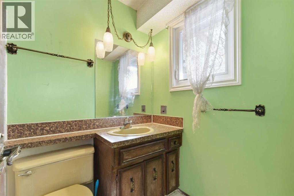 311 Parkglen Crescent Se, Calgary, Alberta  T2V 4M4 - Photo 15 - A2292910