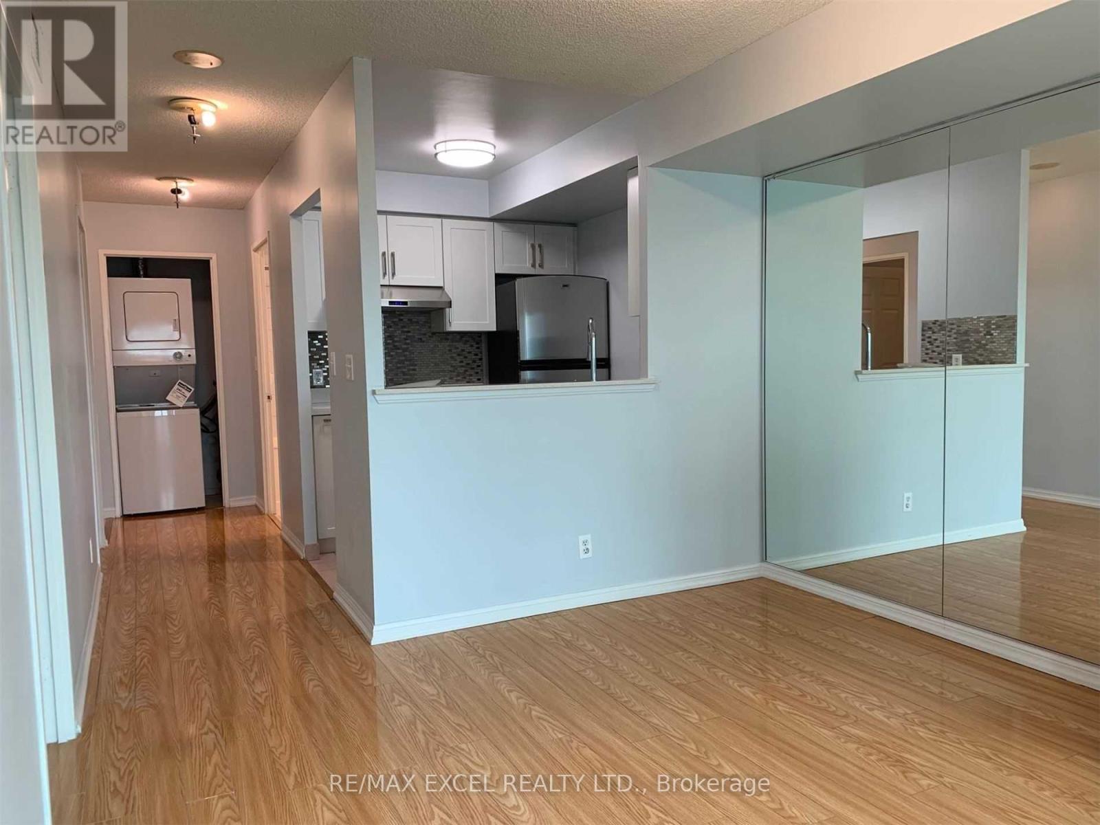 601 - 8 Lee Centre Drive, Toronto, Ontario  M1H 3H8 - Photo 2 - E12884430