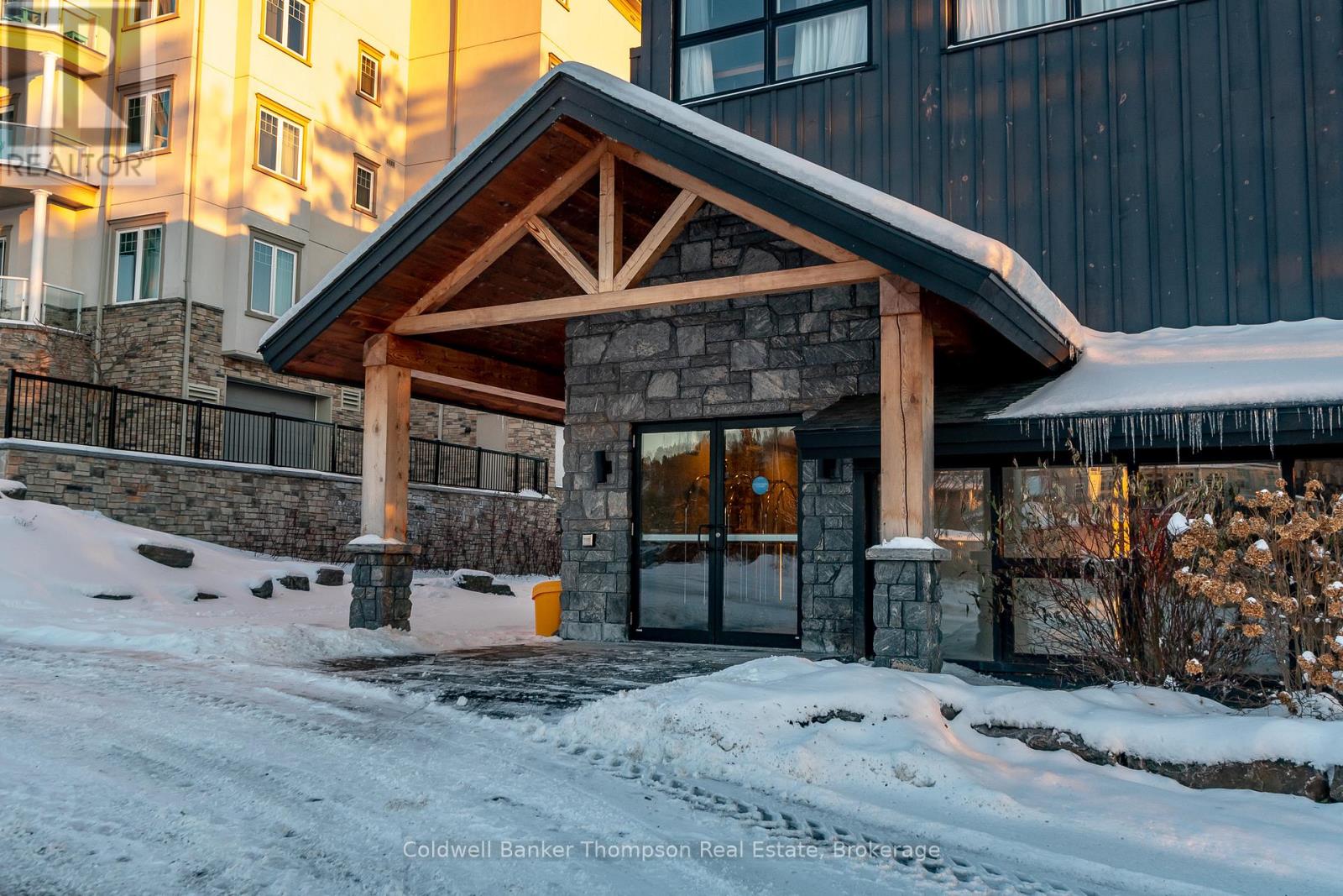 423 - 1235 Deerhurst Bayshore Drive, Huntsville, Ontario P1H 1A9 - Photo 4 - X12884434