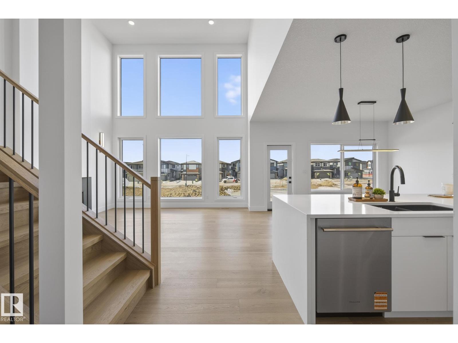 7095 Kiviaq Cr Sw, Edmonton, Alberta  T6W 5N7 - Photo 4 - E4471583