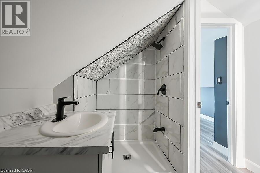 16 Webling Street, Brantford, Ontario  N3S 2S7 - Photo 23 - 40791258