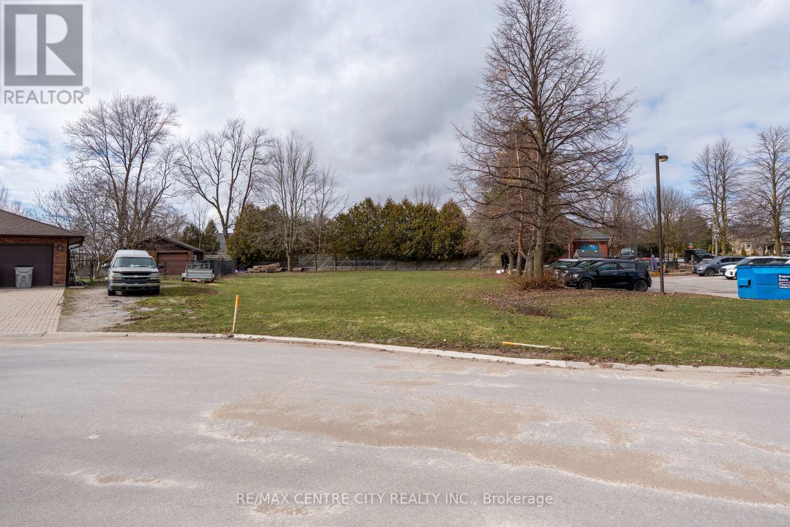 2 Kennedy Court, Middlesex Centre (Ilderton), Ontario  N0M 2A0 - Photo 11 - X12884440