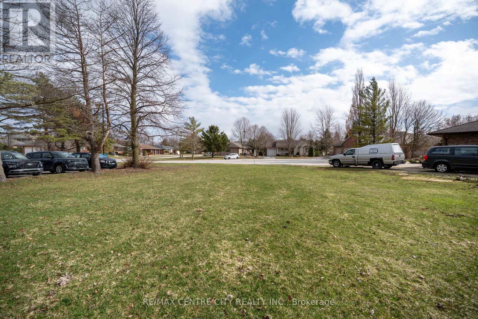 2 Kennedy Court, Middlesex Centre (Ilderton), Ontario  N0M 2A0 - Photo 12 - X12884440