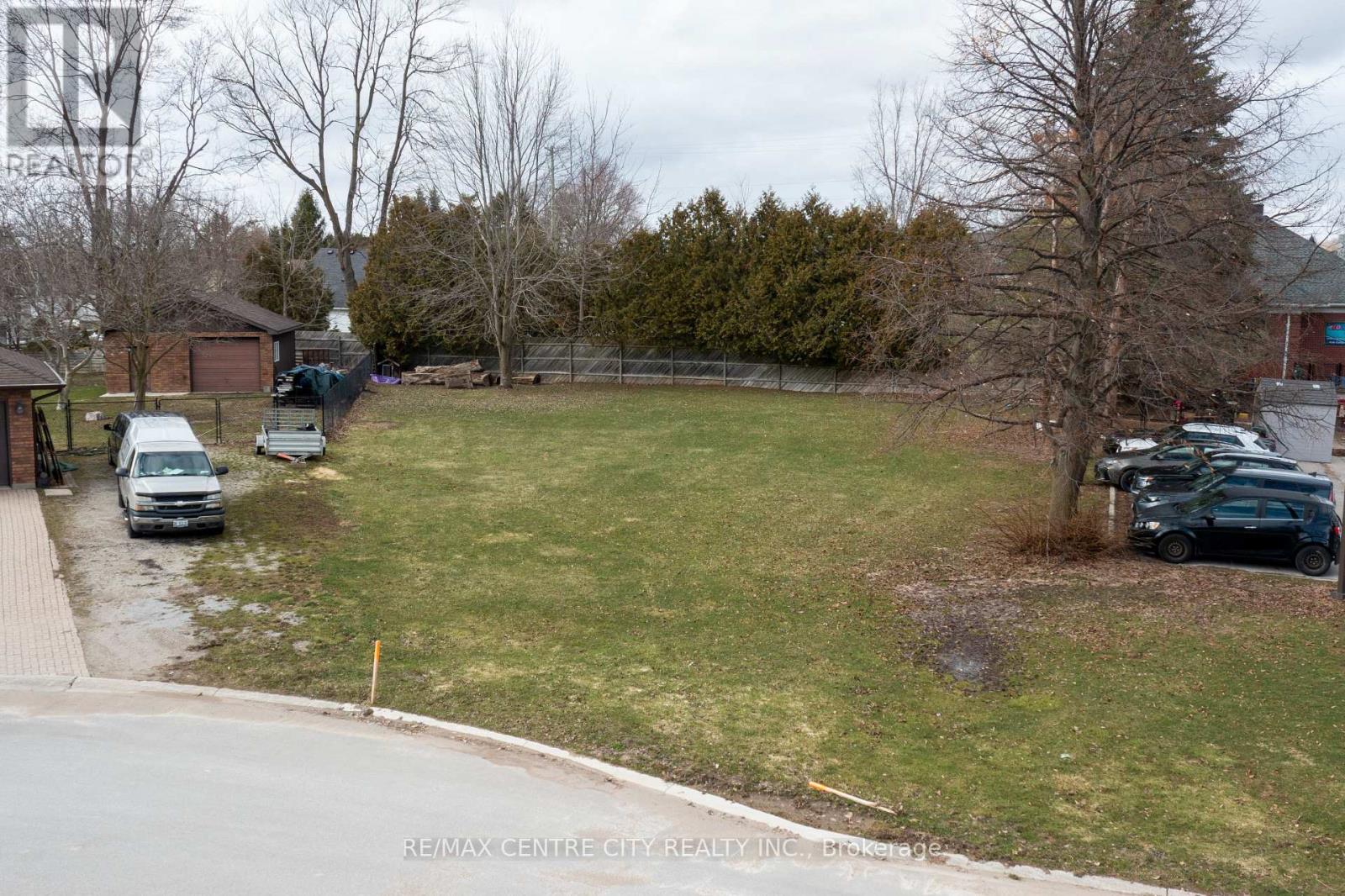 2 Kennedy Court, Middlesex Centre (Ilderton), Ontario  N0M 2A0 - Photo 6 - X12884440