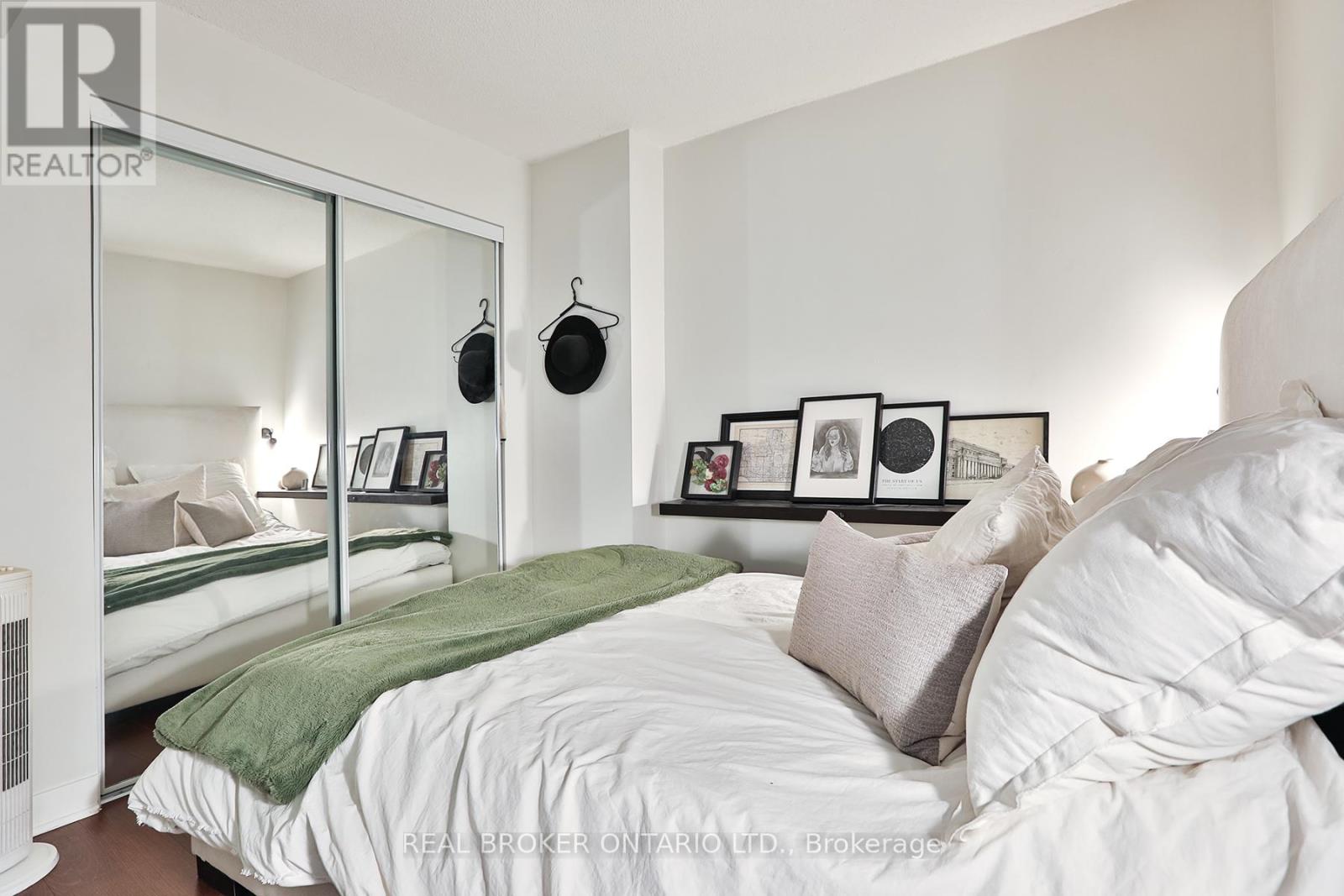 1402 - 80 Western Battery Road, Toronto, Ontario  M6K 3S1 - Photo 11 - C12884444