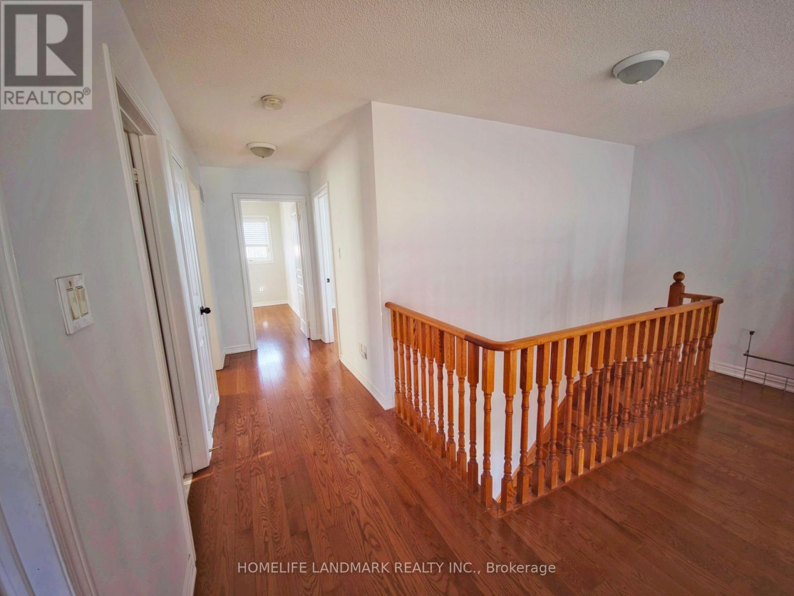 127 Rizal Avenue, Markham, Ontario  L6B 0E5 - Photo 33 - N12883156