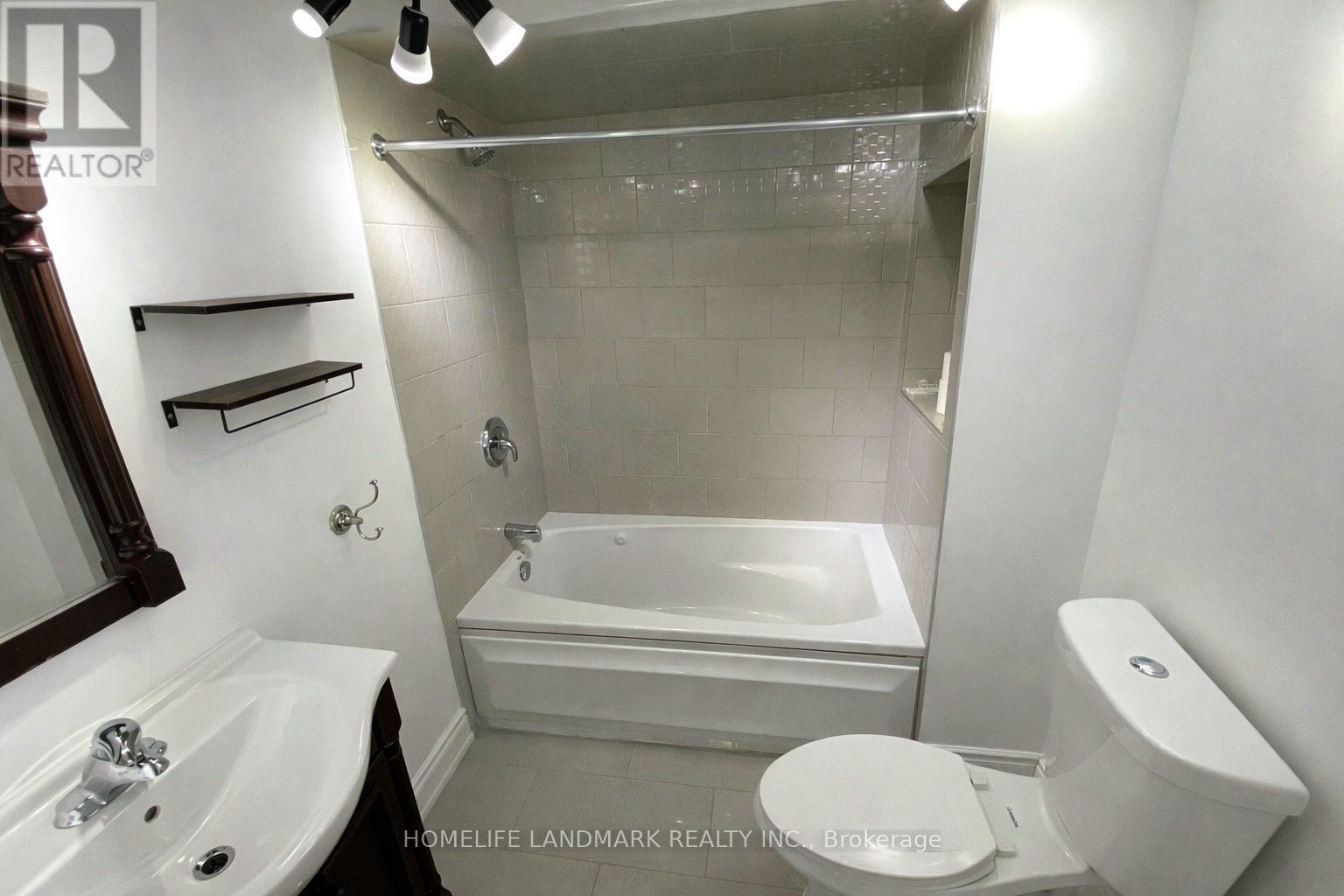 127 Rizal Avenue, Markham, Ontario  L6B 0E5 - Photo 43 - N12883156