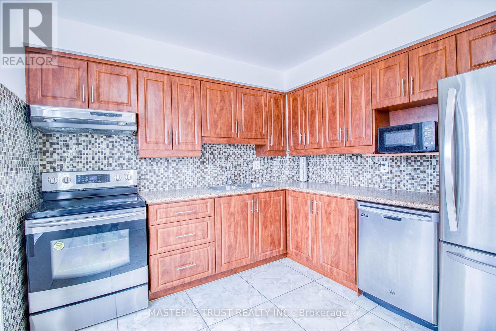 1 - 900 Central Park Drive, Brampton, Ontario  L6S 3J6 - Photo 5 - W12884448