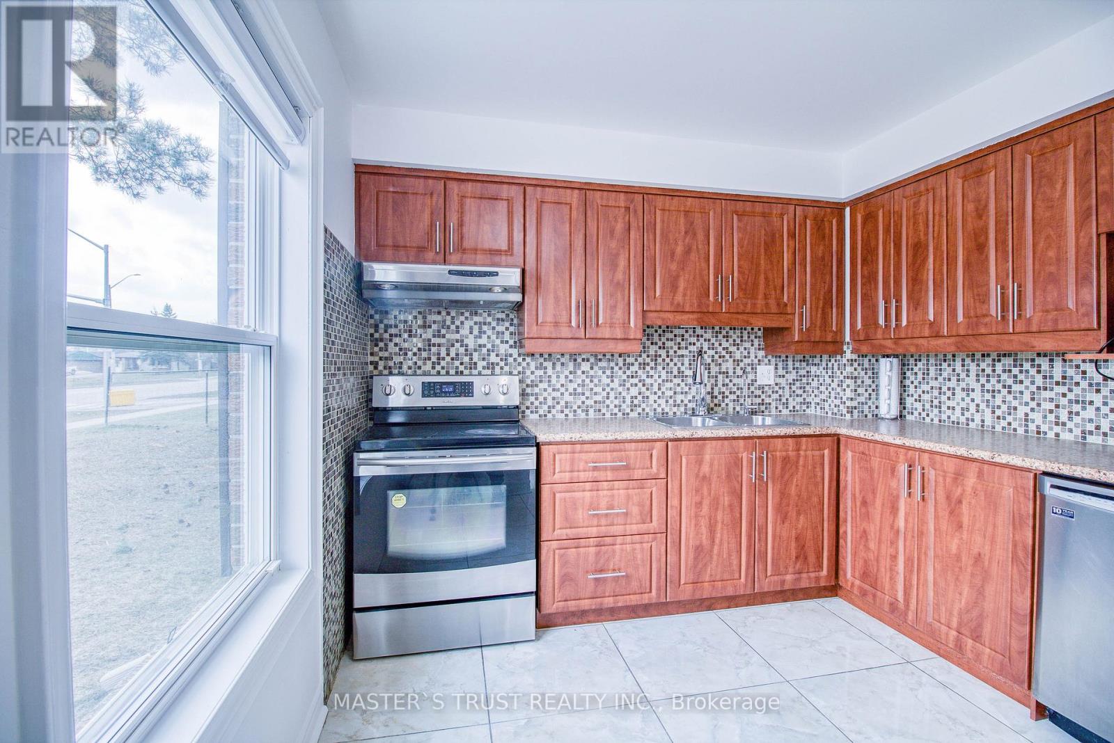 1 - 900 Central Park Drive, Brampton, Ontario  L6S 3J6 - Photo 6 - W12884448