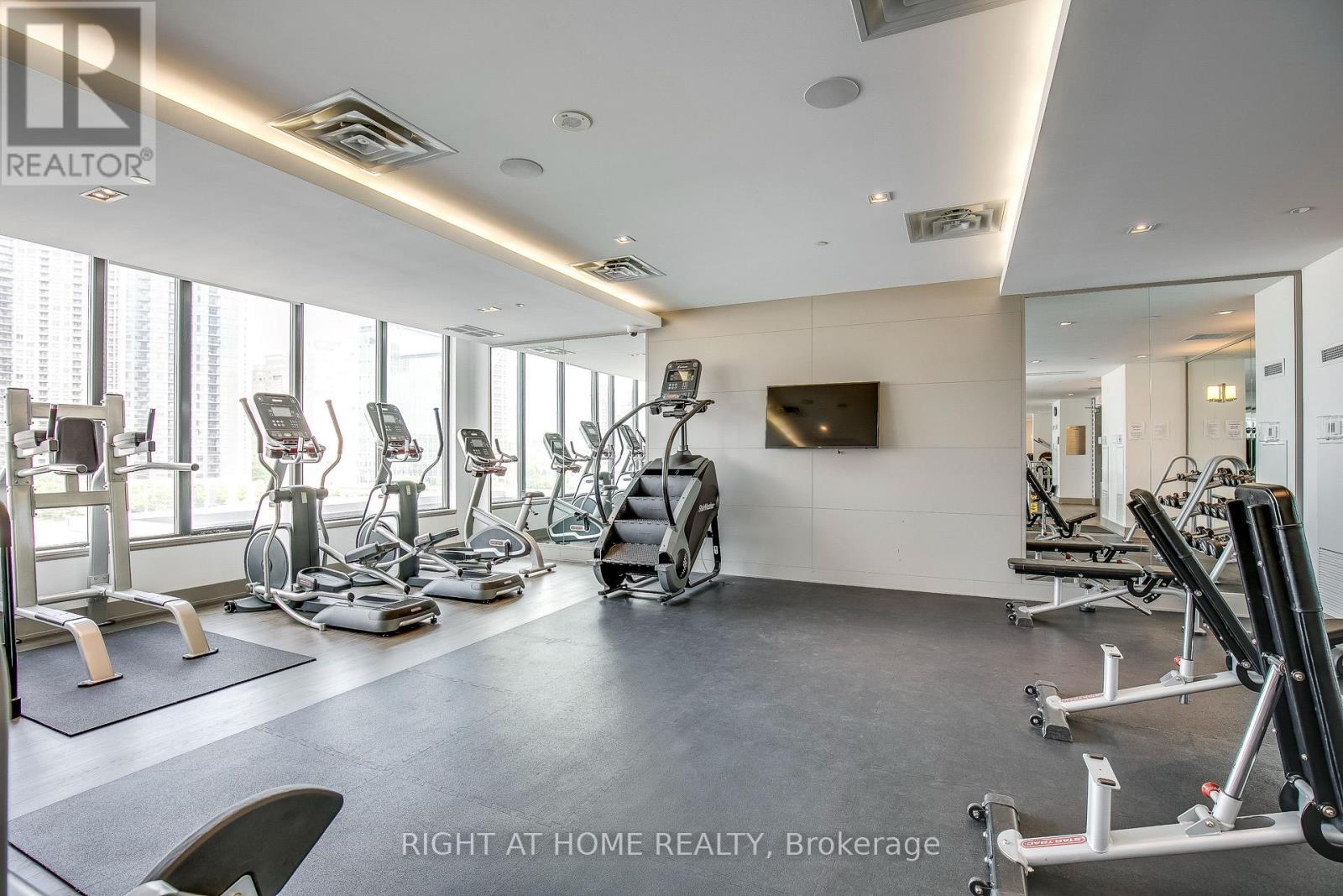 3210 - 4011 Brickstone Mews, Mississauga, Ontario L5B 0J7 - Photo 31 - W12884454