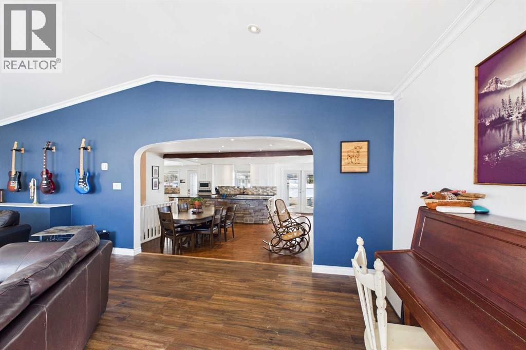 263042 Range Road 43, Rural Rocky View County, Alberta  T4C 2B1 - Photo 10 - A2292562