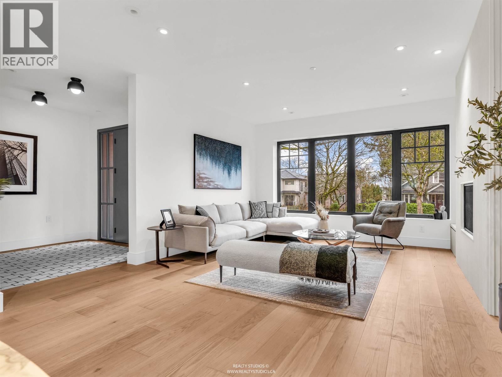 108 W 18th Avenue, Vancouver, British Columbia  V5Y 2A5 - Photo 2 - R3099827