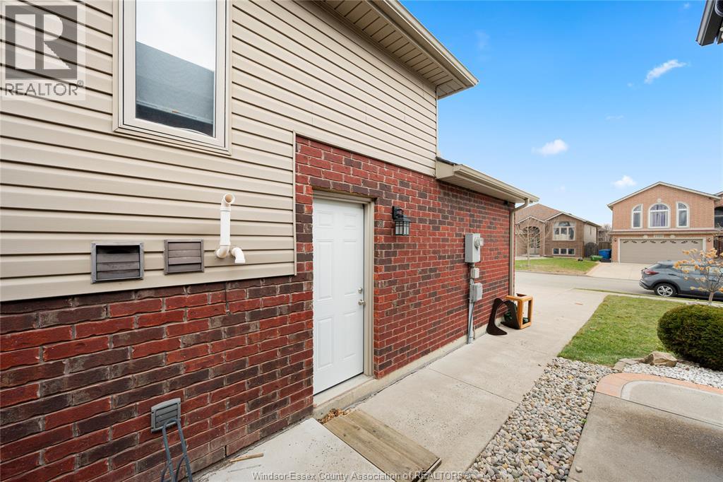 1967 Mark Avenue, Windsor, Ontario  N9B 0B9 - Photo 11 - 26005385