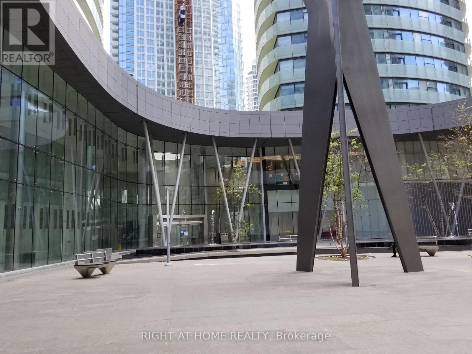 2301 - 12 York Street, Toronto (Waterfront Communities), Ontario  M5J 0A9 - Photo 2 - C12884456