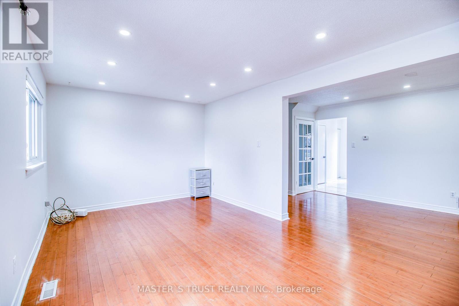 1 - 900 Central Park Drive, Brampton, Ontario  L6S 3J6 - Photo 8 - W12884448