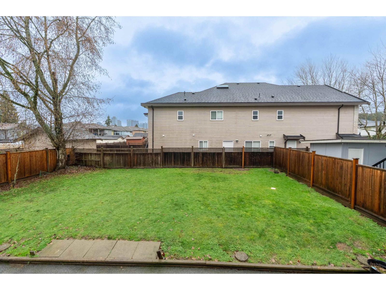 13933 90a Avenue, Surrey, British Columbia  V3V 6Z7 - Photo 5 - R3099434