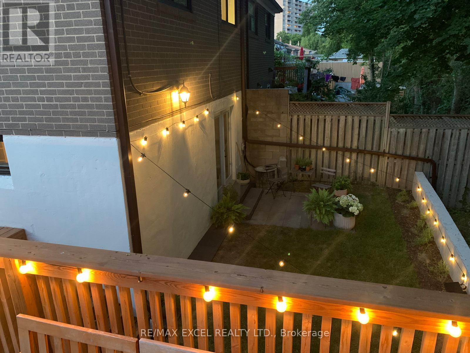 Main - 17 Avis Crescent, Toronto, Ontario  M4B 1B8 - Photo 12 - E12884464