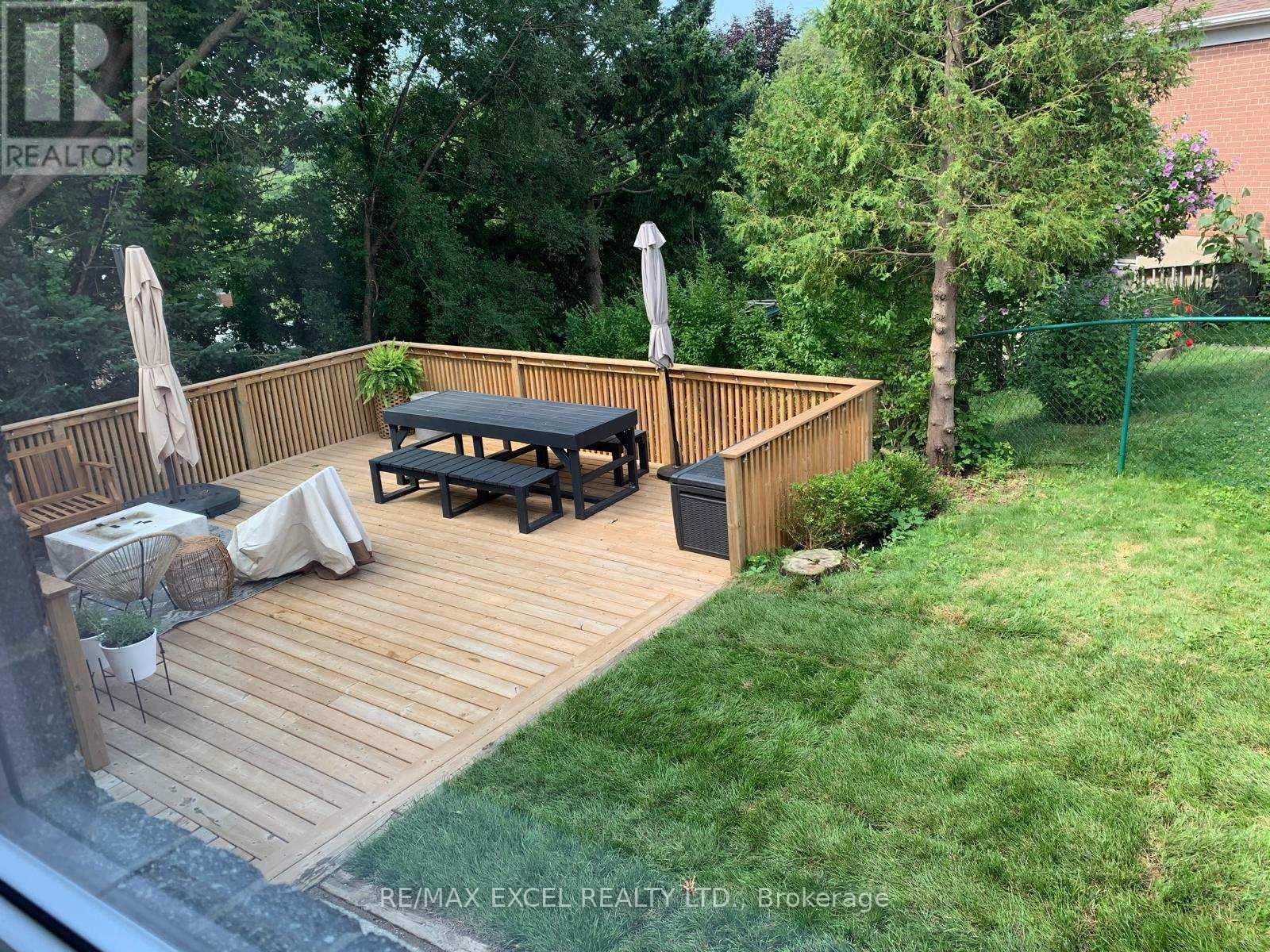 Main - 17 Avis Crescent, Toronto, Ontario  M4B 1B8 - Photo 17 - E12884464