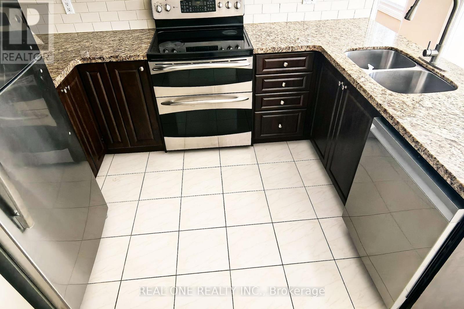 29 Hemlock Drive, Markham, Ontario  L3P 4M5 - Photo 12 - N12884460