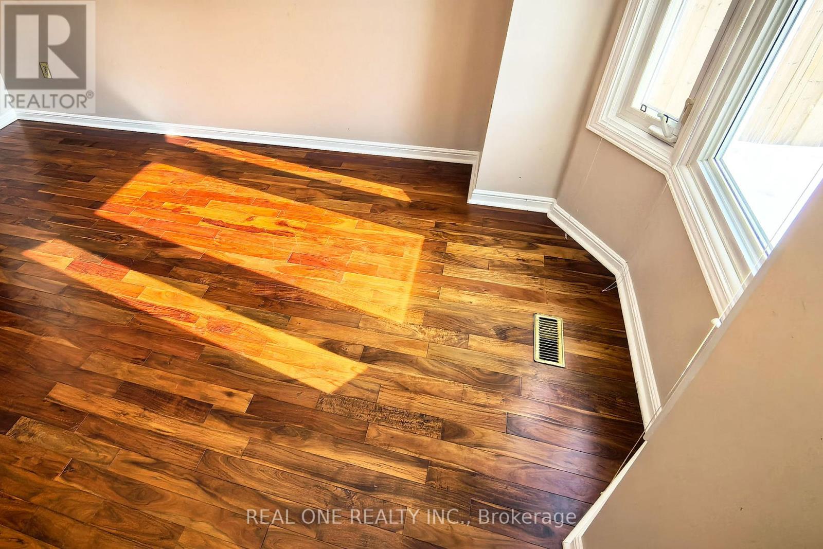 29 Hemlock Drive, Markham, Ontario  L3P 4M5 - Photo 9 - N12884460