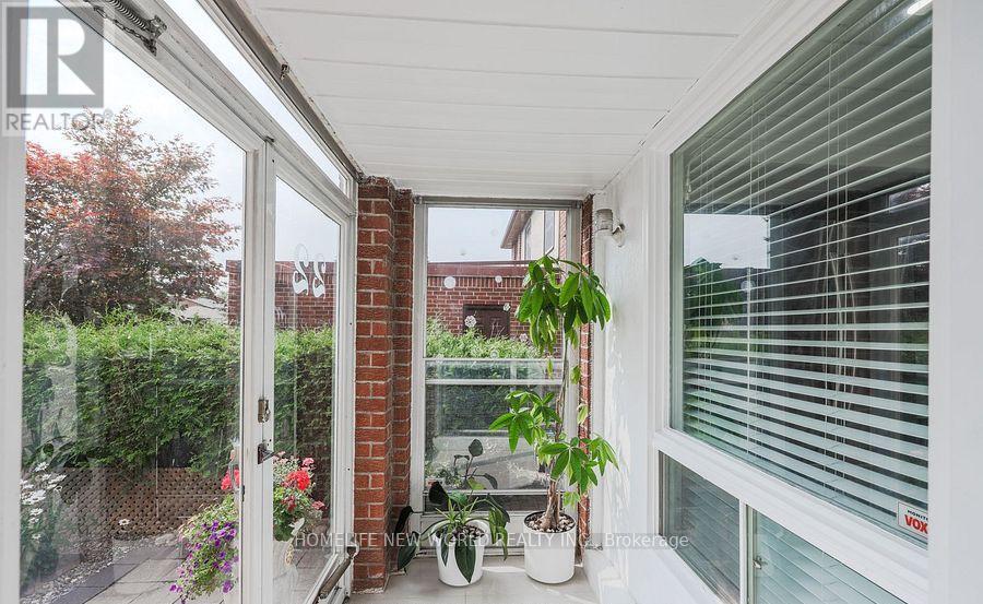 22 Middleton Court, Markham, Ontario  L3R 3G6 - Photo 2 - N12884472